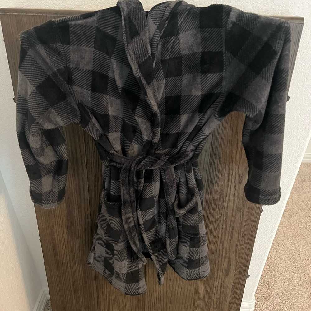 Boys Black Checkered Robe w pockets